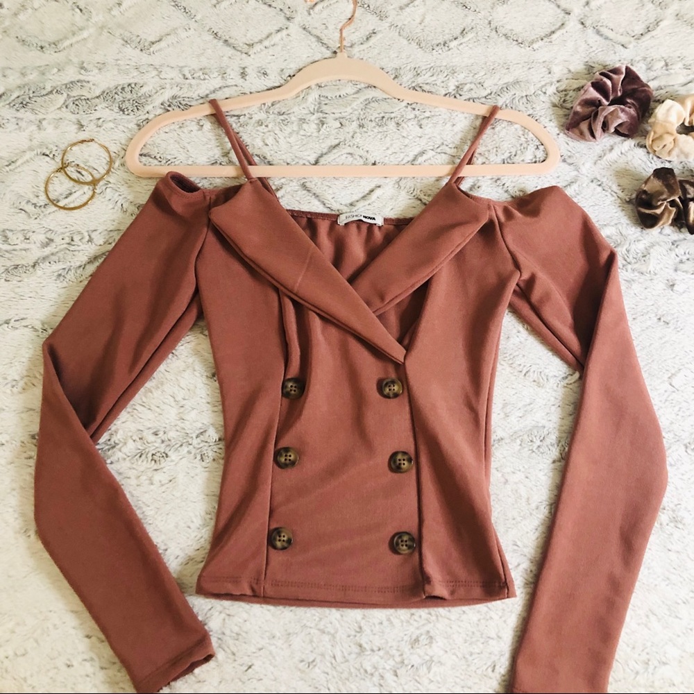 Off the shoulder spaghetti strap top in mauve ✨